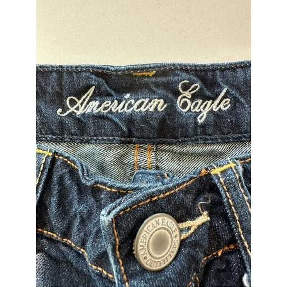 American Eagle Denim Shorts Minor Distressing Size 2 - Picture 5 of 6